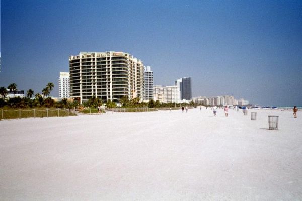 Beach
am Strand von Miami Beach, um diese Jahreszeit noch nicht übervölkert
