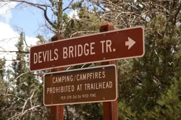 Trail Devils Bridge
