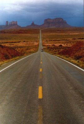 Straße zum Monument Valley
Schlüsselwörter: Monument Valley, einsame Straße, gerade Straße