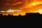 Sonnenaufgang über dem Monument Valley