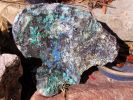 Madrid/NM_ Ein Stück Fels mit Mineralien