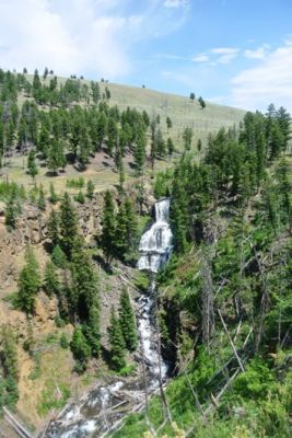 Yellowstone Wanderung Wasserfall
