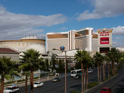 Auf dem Strip
Mirage und Caesars Palace im Blick
Schlüsselwörter: Mirage, Caesars Palace, Strip, Las Vegas