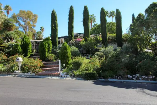 IMG_0376_Palm_Springs_Marilyn_Monroe_House_forum.jpg