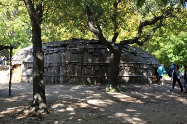 Plimoth Plantatiom Wampanoag Homesite Langhaus
