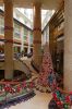 DSC00516 Singapur Fullerton Hotel Lobby Weihnachtsschmuck_k