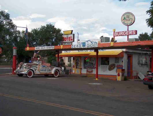 Stop auf der Route 66 bei Degadillo in Seligman
Seitenansicht des Coffeshops
