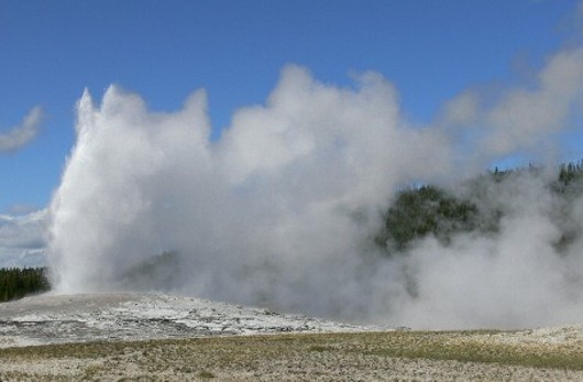 Old Faithful
Eruption des Old Faithful Geysirs im Yellowstone N.P.
