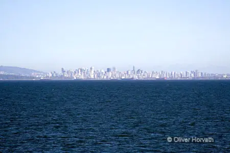 Vancouver vom Wasser gesehen
