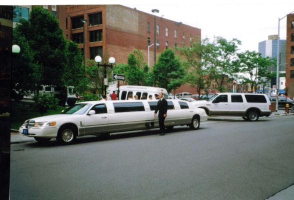 Limousine Downtown Detroit
