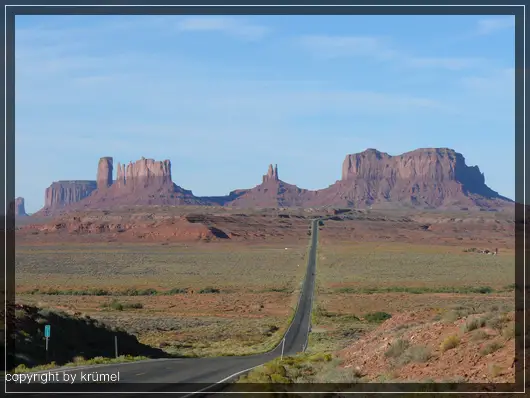 comp_02_Monument_Valley_out_of_the_distance1.jpg