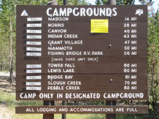 Yellowstone Lodging Sign
