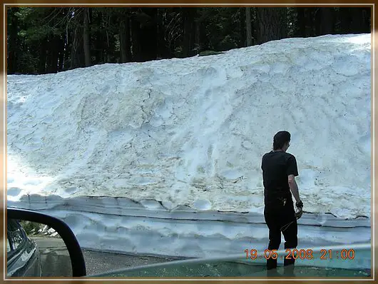 Schnee im Mai am Glacier Point
