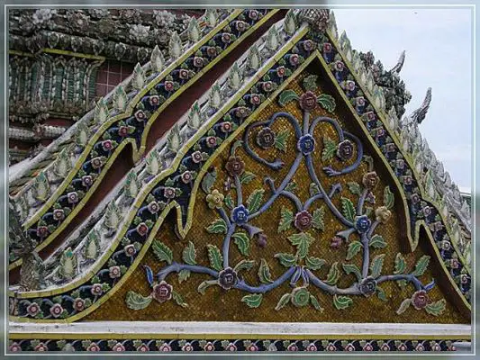 Detail am Königspalast
